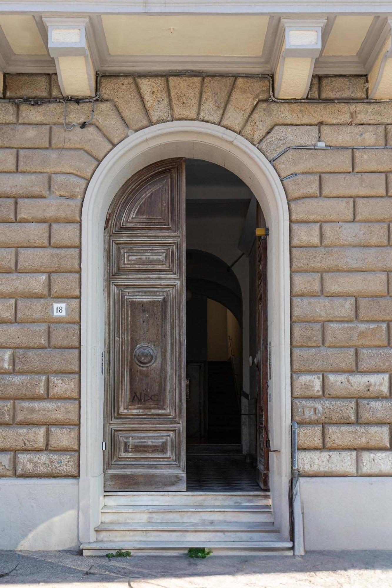 900 - Guest House Ливорно Экстерьер фото